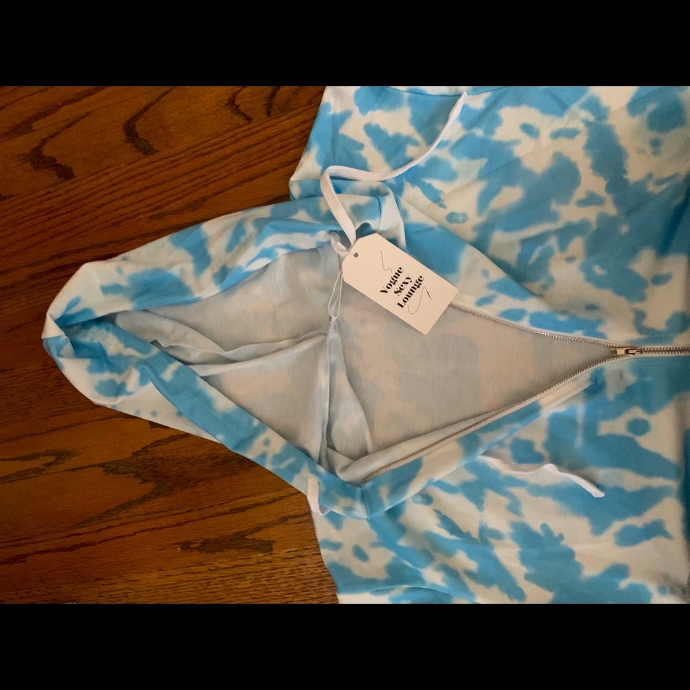 Tie dye blue zip up hoodie